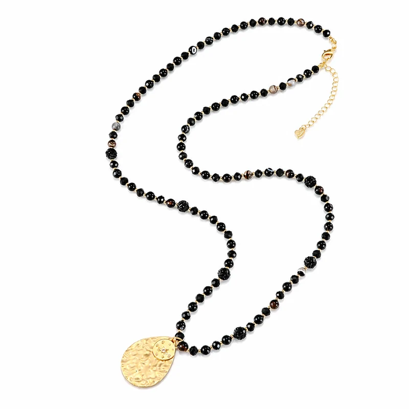 Lange Zwarte Kralenketting met Goudkleurige Hanger
