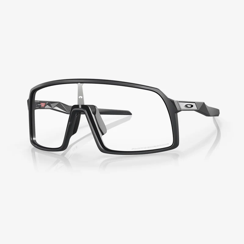 Oakley Sutro / Carbon Matte Clear to Black Iridium Photochromic
